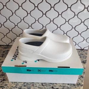 Klogs footwear. Nursing shoes. White color. Size 5. New with the box.